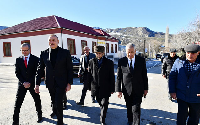 Vahid Əhmədovdan “Cavan oğlana oxşayır” zarafatı - Video