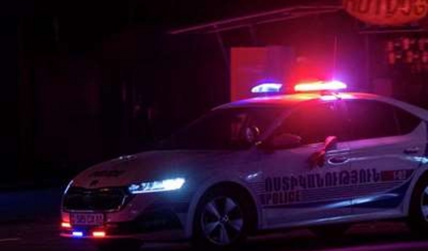 İrəvanda hökumət rəsmilərinin evləri yaxınlığında polisə bomba atılıb