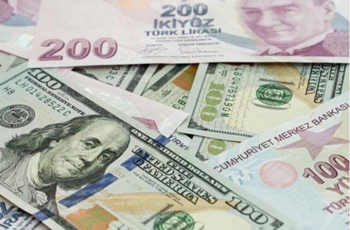 Lirə dollar qarşısında tarixi minimuma düşdü