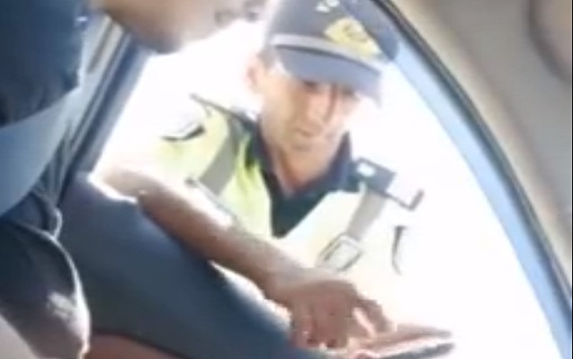 Salyan postunda DYP əməkdaşı sürücüləri niyə saxlayır? - Video