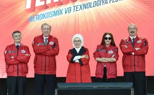 Prezidentlər qollarını çarpazladı: bu jestin mənası nədir?