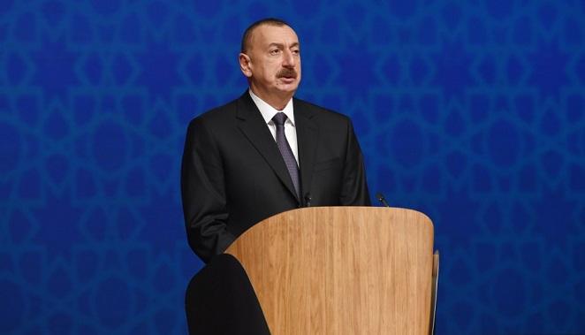 Əliyevdən Makrona: Onlar ərazimizdən çıxarılmalıdır!