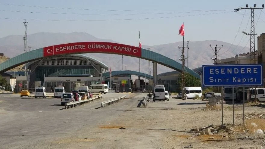 İran Türkiyə ilə sərhəd qapısını bağladı