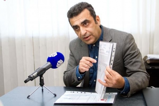 “Peşəkarları qıraqda saxlayıb, axmaqları efirə dəvət edirlər” - Kamran Həsənli + VİDEO