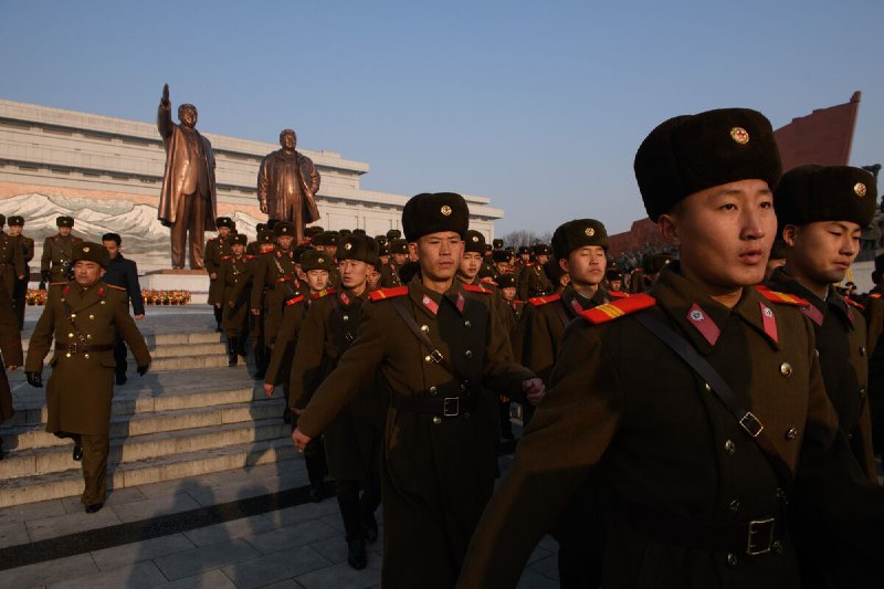 Şimali Koreya Kursk bölgəsinə 100 minə qədər hərbçi yollaya bilər - Bloomberg