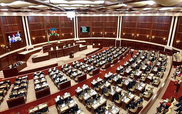 Deputatlar Fransanın addımını pislədi - Yenilənib
