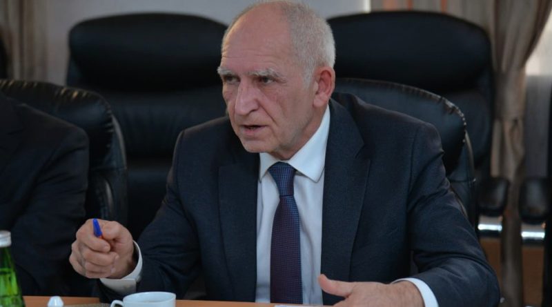 Nadir İsrafilov: Niyə mollalar üçün attestasiya, müəllimlər üçün sertifikasiya nəzərdə tutulub?