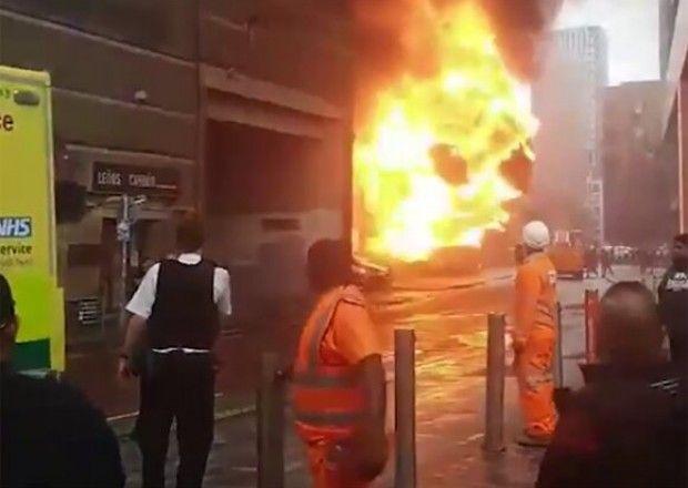 London metrosu PARTLADILDI