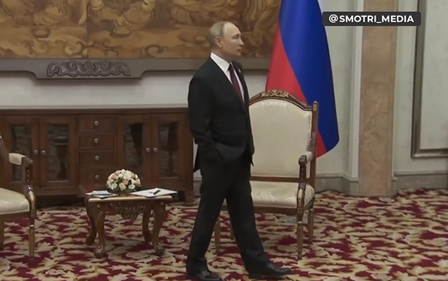 Putin Paşinyanın görüşə gecikməsindən narazı qaldı - Video