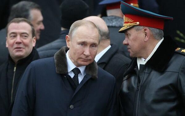 Putin "Yeltsin ssenarisi" ilə devrilə bilər - Ekspert