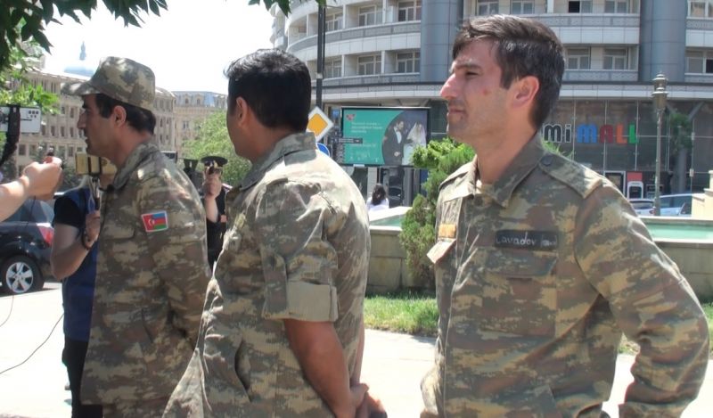 Qazilər müharibədən sonra hərbi geyimi niyə çıxarmır?