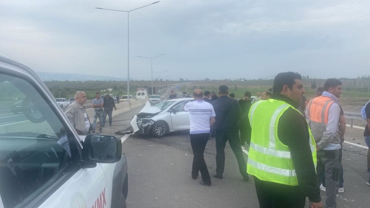 Azərbaycanda dəhşətli yol qəzası: 3 nəfər öldü, yaralılar var - Foto
