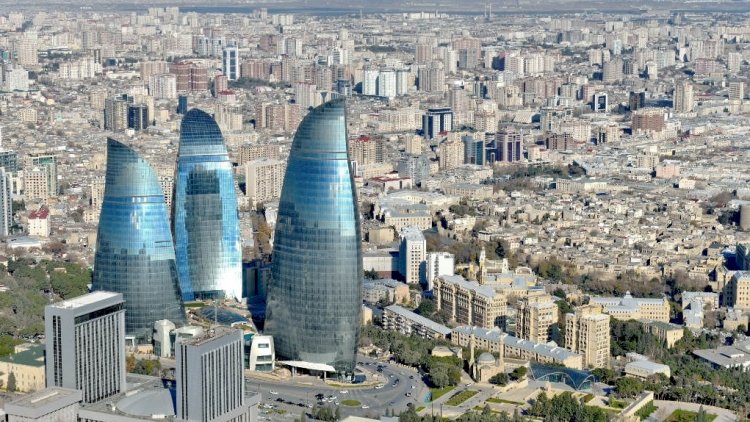 Bakı ocaq üstündə: “Xruşşovka”, “göydələn”, yoxsa...