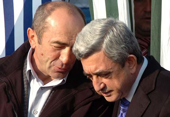 Köçəryan və Sərkisyan küçədə bacarmadı, geri qayıtdı