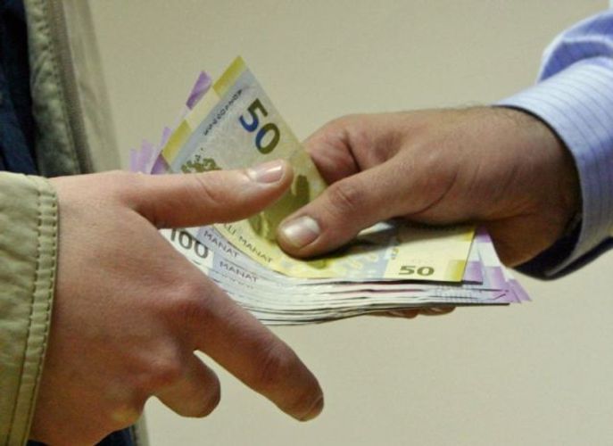 Maşının texniki baxışdan keçirilməsi üçün rüşvət alan eks-vəzifəli şəxslə bağlı QƏRAR