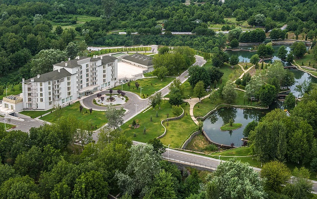 “Qafqaz Hotel”dən televizor oğurladı, 2 həftə sonra gətirib yerinə qoydu