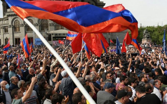 Müxalifət ayağa qalxdı: Ermənistan qarışa bilər