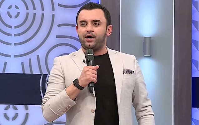Müğənni polisə tabe olmadı, 30 sutkalıq həbs edildi - Video