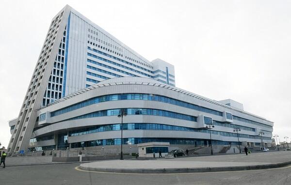 Gömrük Hospitalı və "Yeni Klinika" maaşları vermir?