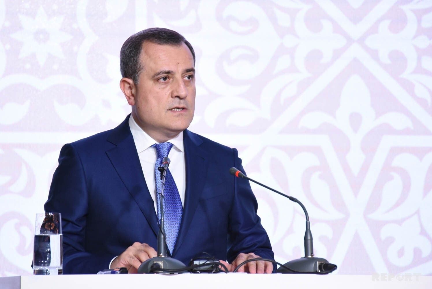 Ceyhun Bayramov Türkiyəyə getdi