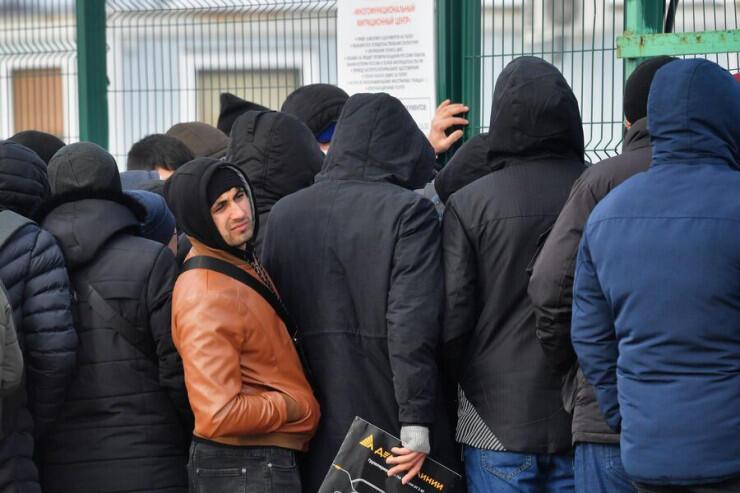 Rusiyaya işləməyə gedənlərə yeni QADAĞA