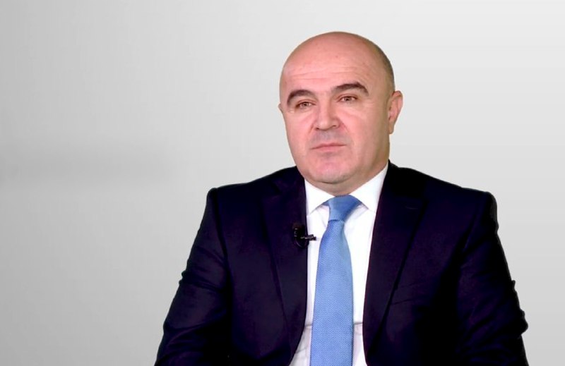 "Artıq siyasi təşkilatlar və hətta ən ciddi siyasi fiqurlar da şousuz keçinə bilmir" - ELDƏNİZ ƏMİROV 