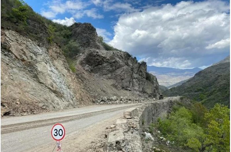 Ermənistan-İran yolu bağlandı
