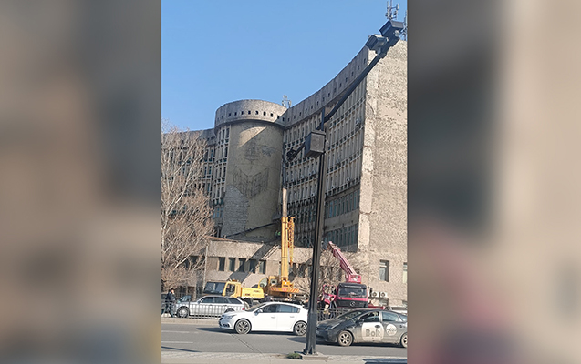 Rəsulzadənin sözləri olan lövhə həmin binadan niyə çıxarılıb? - Foto