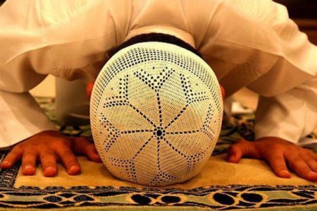 Namaz qılan, günahlarını təmizləyən sabiqlər - Eks-nazirlər, generallar, keçmiş başçılar