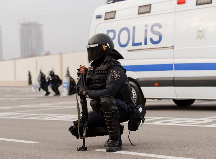 Polis sosial şəbəkələrdə "at oynadan" “Magerramoff” və "Miri"ni HƏBS ETDİ