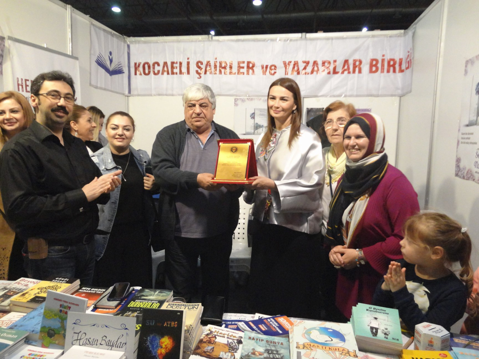TÜRK DÜNYASININ MİLLETVEKİLİ GANİRE PAŞAYEVA'YA SAYGIYLA