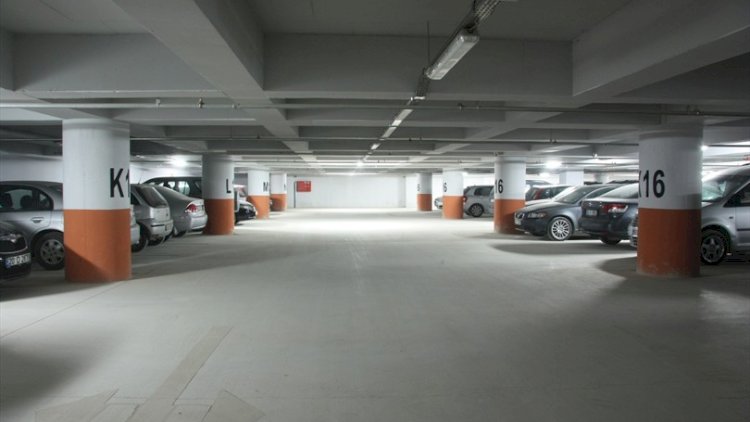 Yaşayış binalarında da parklanma yerləri BAHALAŞDI